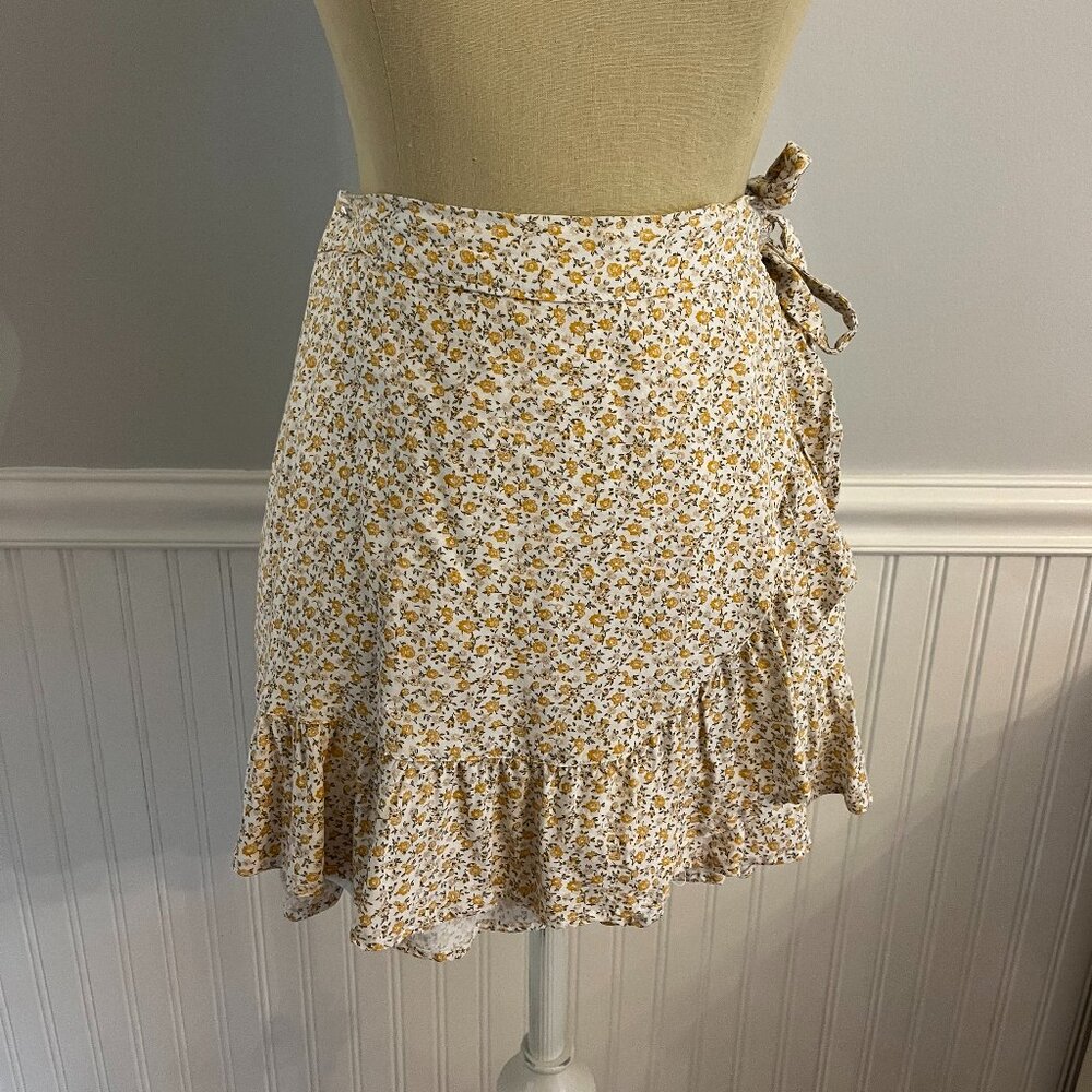 Hollister ultra high rise yellow floral wrap skirt